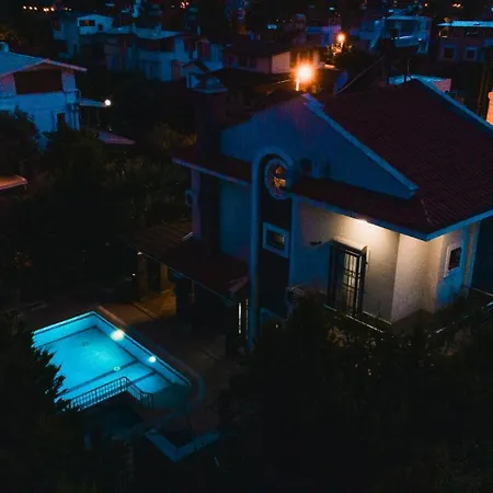Villa Defne, Walking Distance To Beach, 4 Bedroom, Fully Private Pool Area *