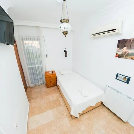 Defne, Walking Distance To Beach, 4 Bedroom, Fully Private Pool Area Fethiye