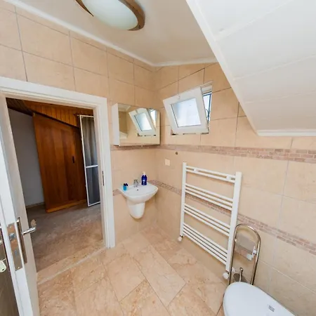 Defne, Walking Distance To Beach, 4 Bedroom, Fully Private Pool Area Villa *