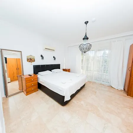 Defne, Walking Distance To Beach, 4 Bedroom, Fully Private Pool Area Fethiye