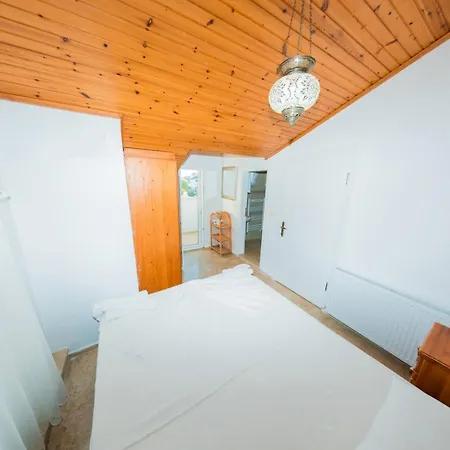Villa Defne, Walking Distance To Beach, 4 Bedroom, Fully Private Pool Area