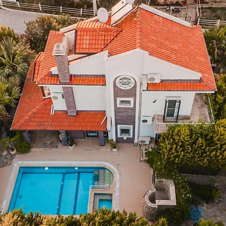 Villa Defne, Walking Distance To Beach, 4 Bedroom, Fully Private Pool Area *
