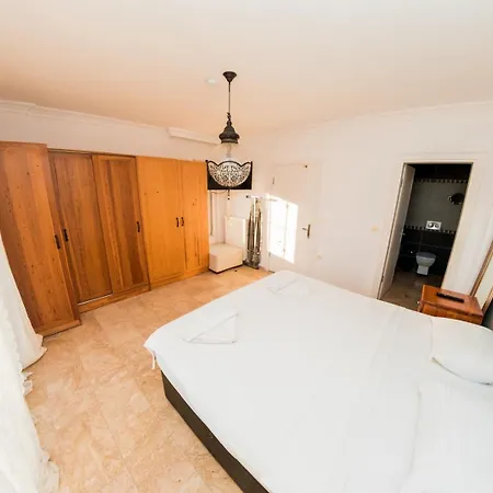 Defne, Walking Distance To Beach, 4 Bedroom, Fully Private Pool Area Βίλα Φετιγιέ