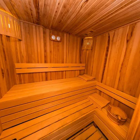 Βίλα Defne, Walking Distance To Beach, 4 Bedroom, Fully Private Pool Area *
